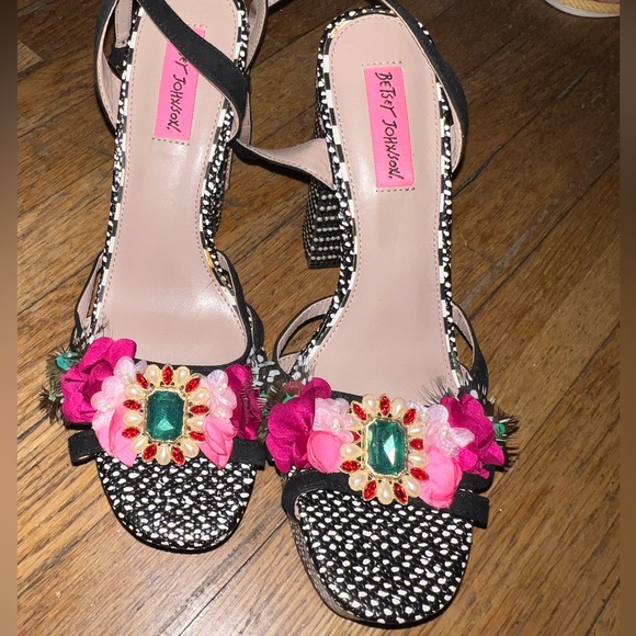 Betsey Johnson Shoes - Betsey Johnson Marlo Platform rhinestone block heel floral accent Sandals.